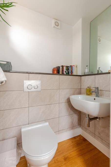 Modern City Centre House With Free Parking Canterbury Zewnętrze zdjęcie